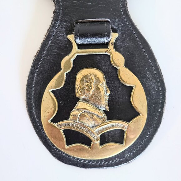 Vintage Brass Horse Medallions On Leather Harness Strap, Set Of Five Medallions - Picture 10 of 10